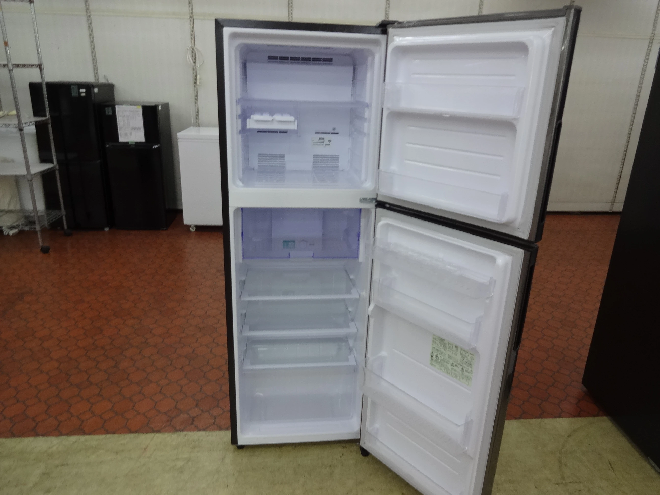 SHARP SJ-D23D-S SHARP シャープ 2ドア冷凍冷蔵庫 SJ-PD28F-T 買取しま 